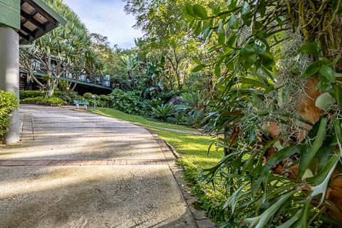 Gardens - Jorn's Guest House