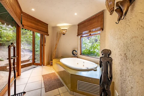 Jorn's Guest House