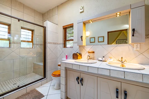 Jorn's Guest House